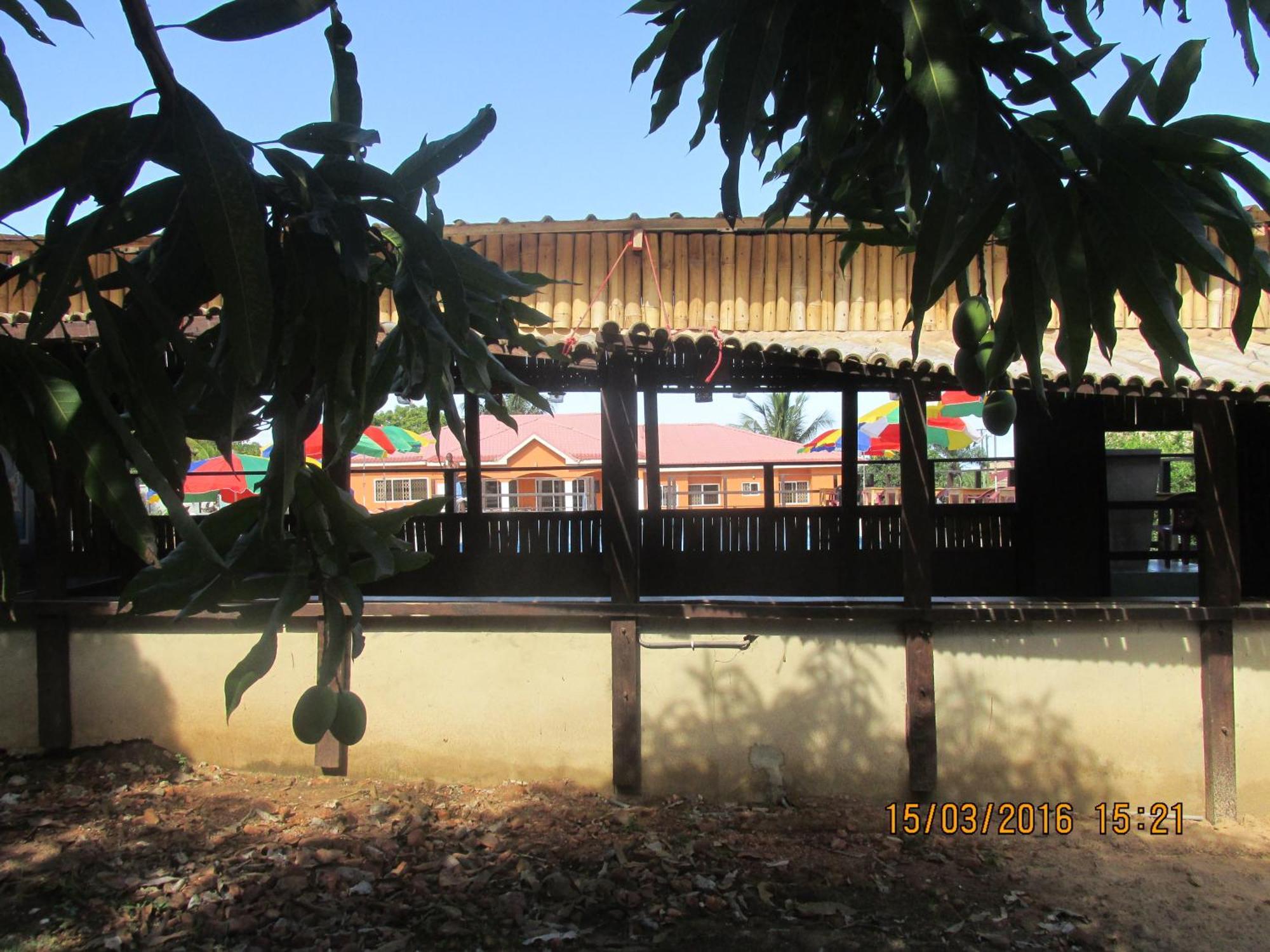 Jamaica Inn Guest House Botianaw Ngoại thất bức ảnh