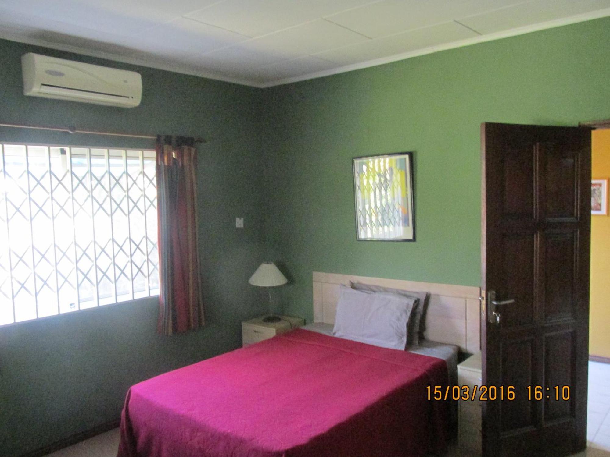 Jamaica Inn Guest House Botianaw Ngoại thất bức ảnh