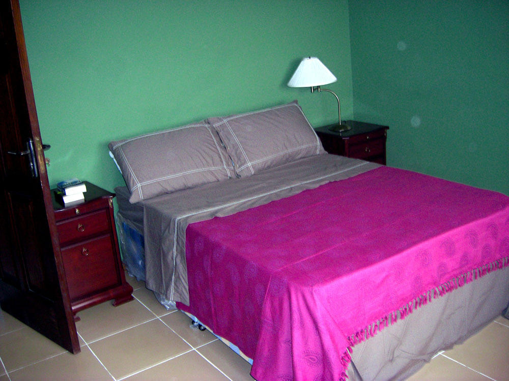 Jamaica Inn Guest House Botianaw Phòng bức ảnh